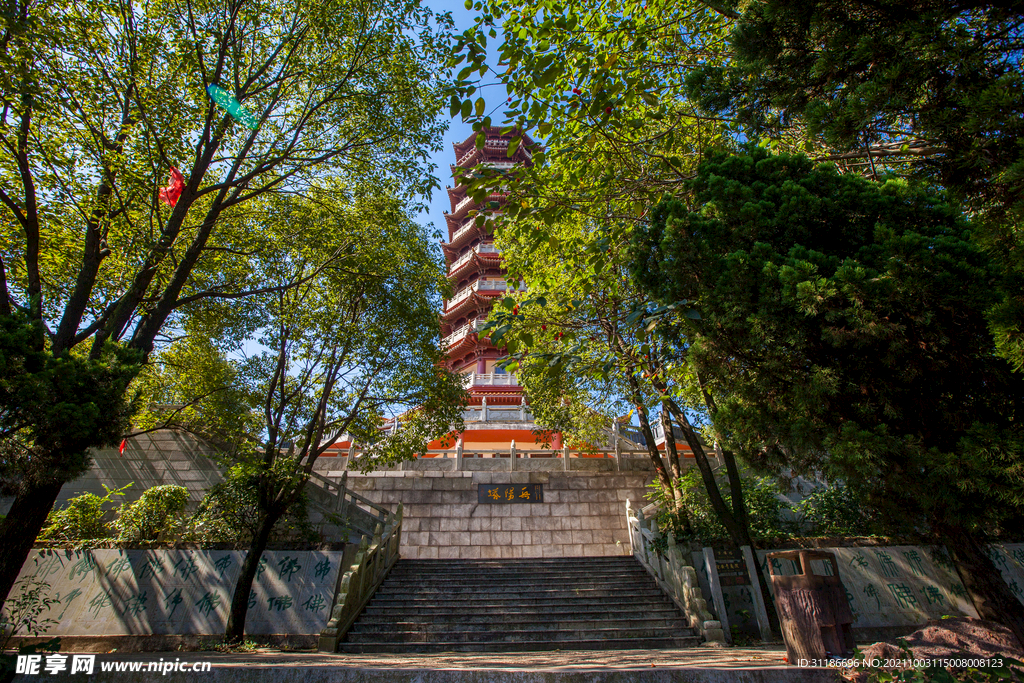 岳阳圣安寺景区 岳阳塔