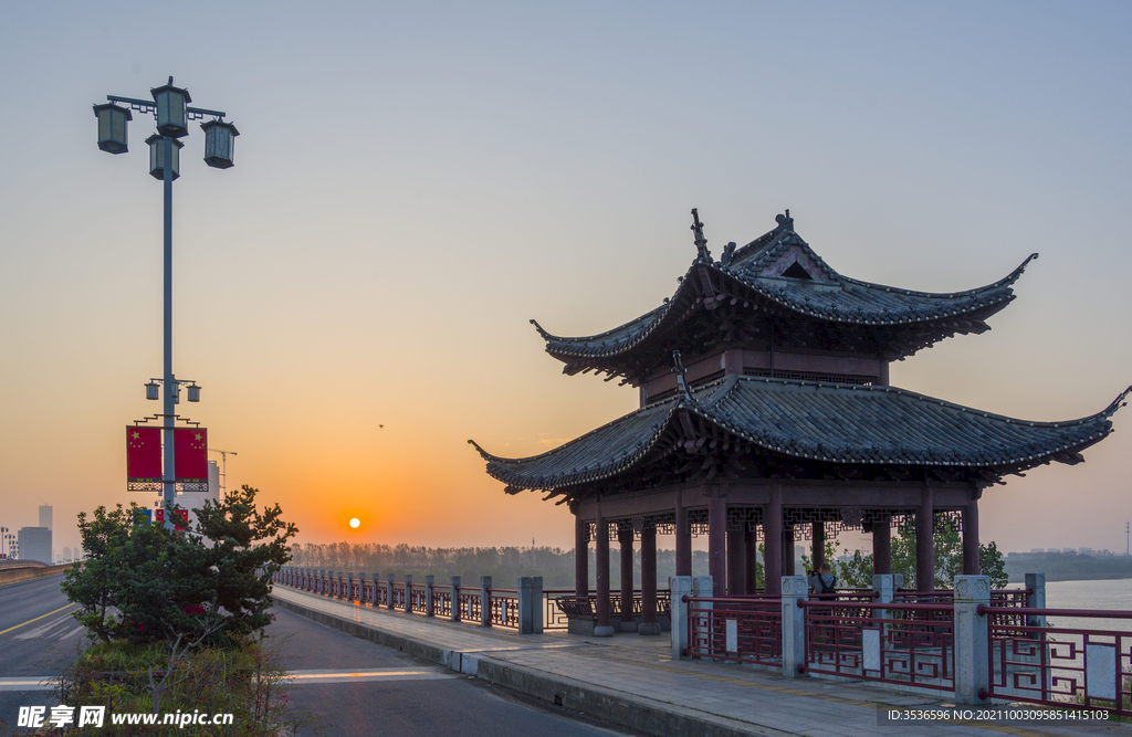 大桥日出美景