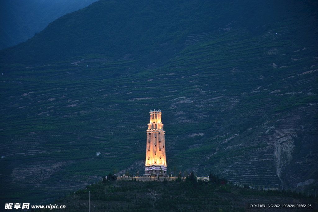 桃坪羌寨土楼夜景灯光