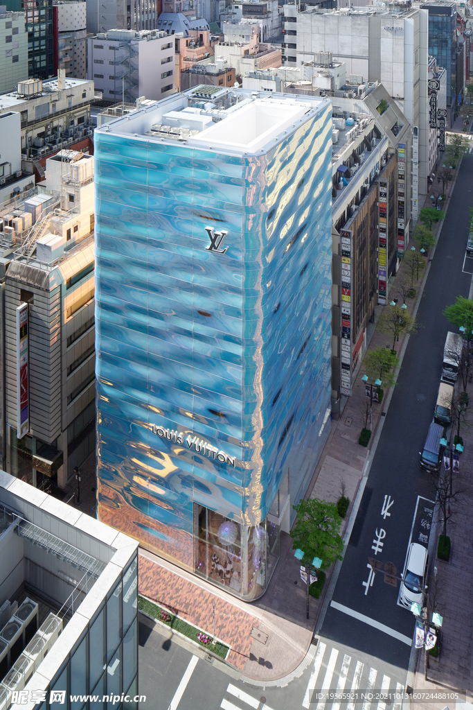 LV精品店