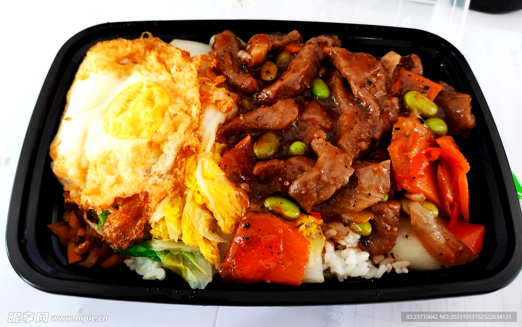 牛腩盖饭