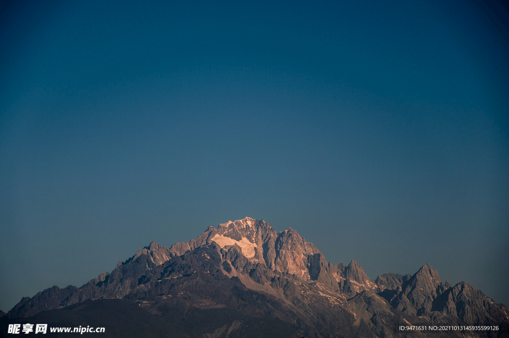 玉龙雪山夕阳景