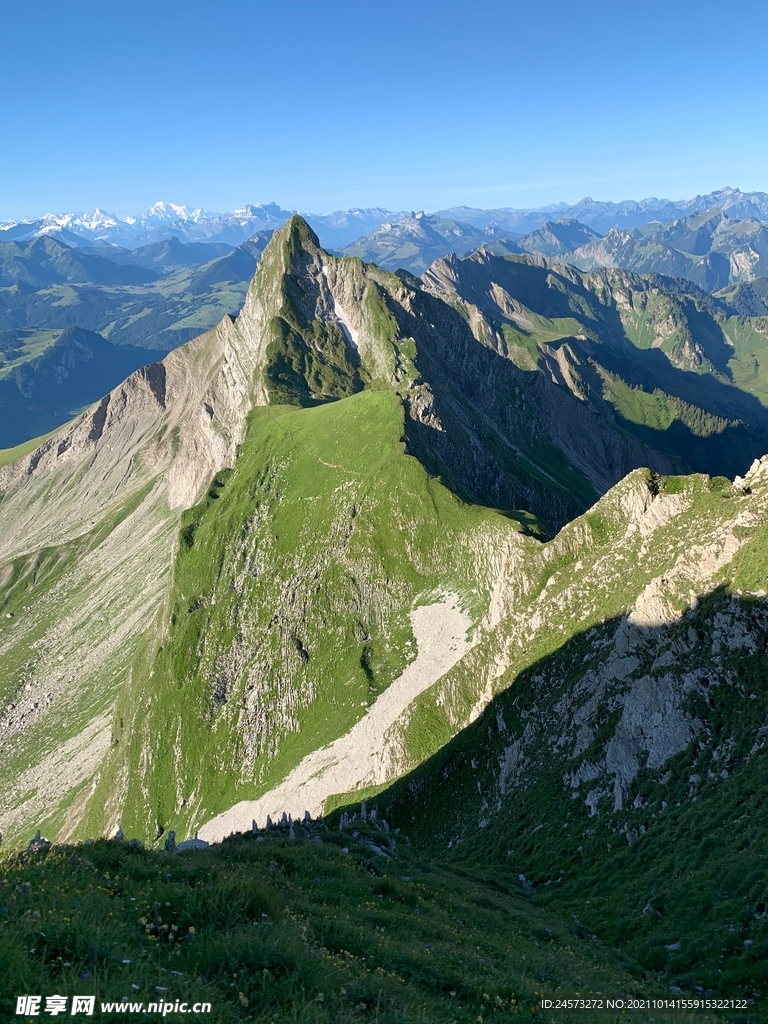 山 