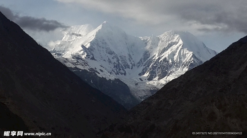 山 
