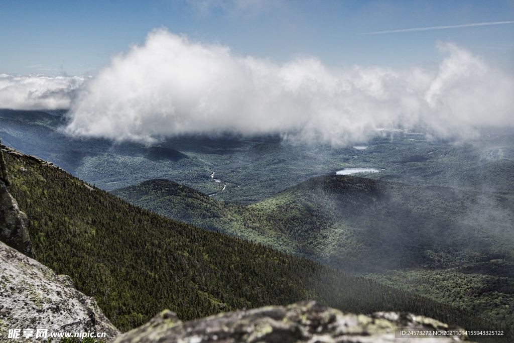 山 