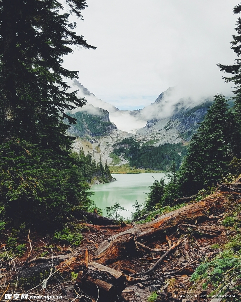 山 