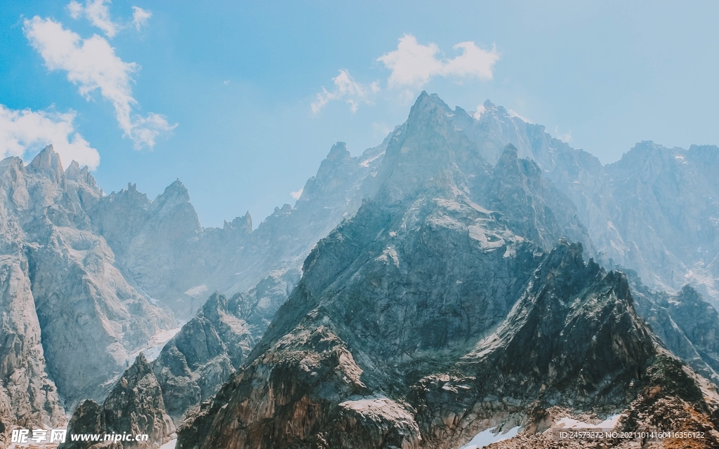 山 