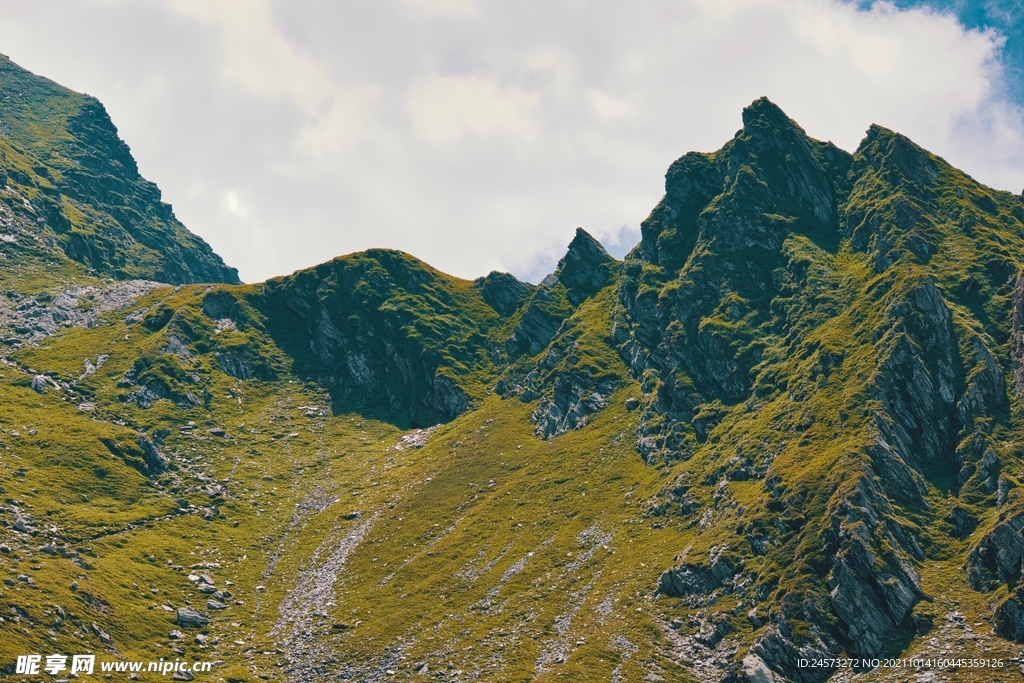 山 