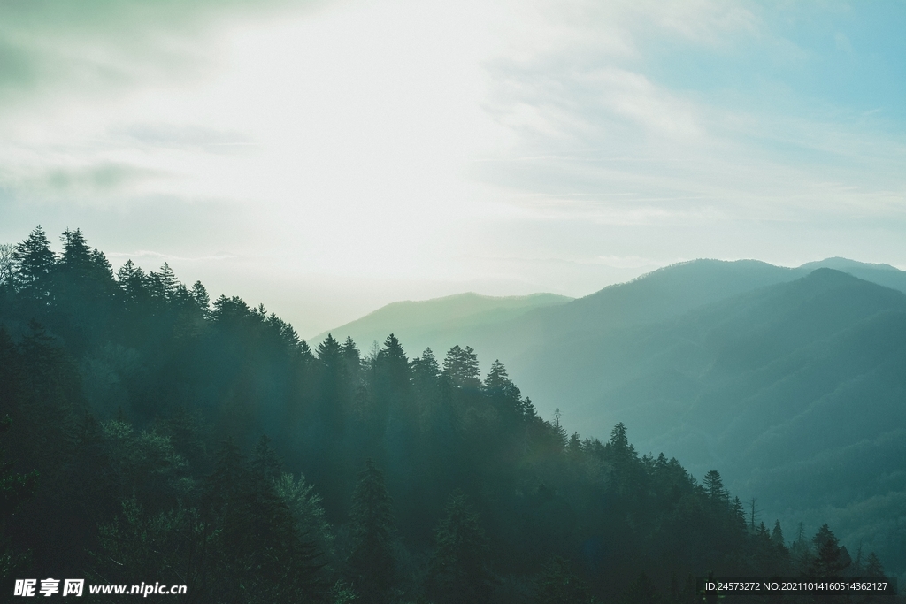 山 