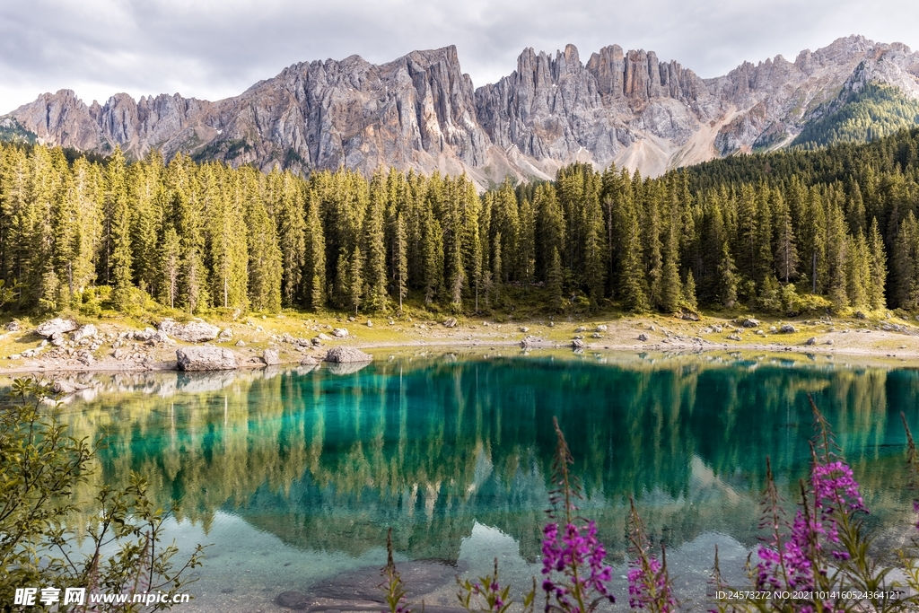 山 