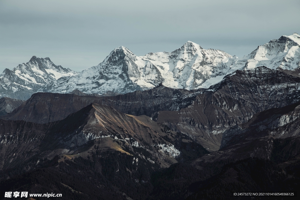 山 