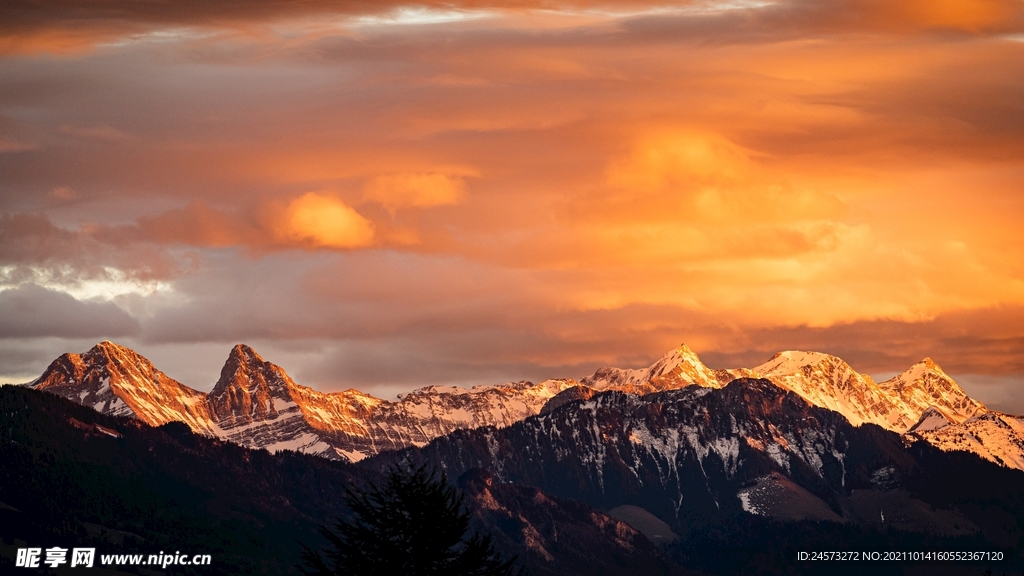 山 