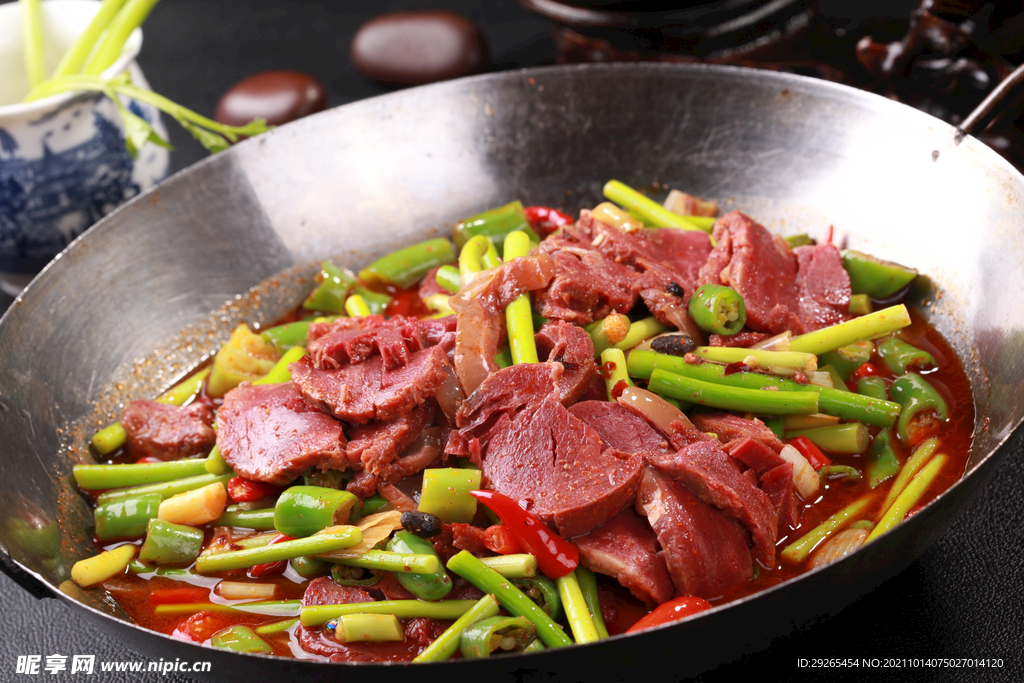 干锅牛肉           