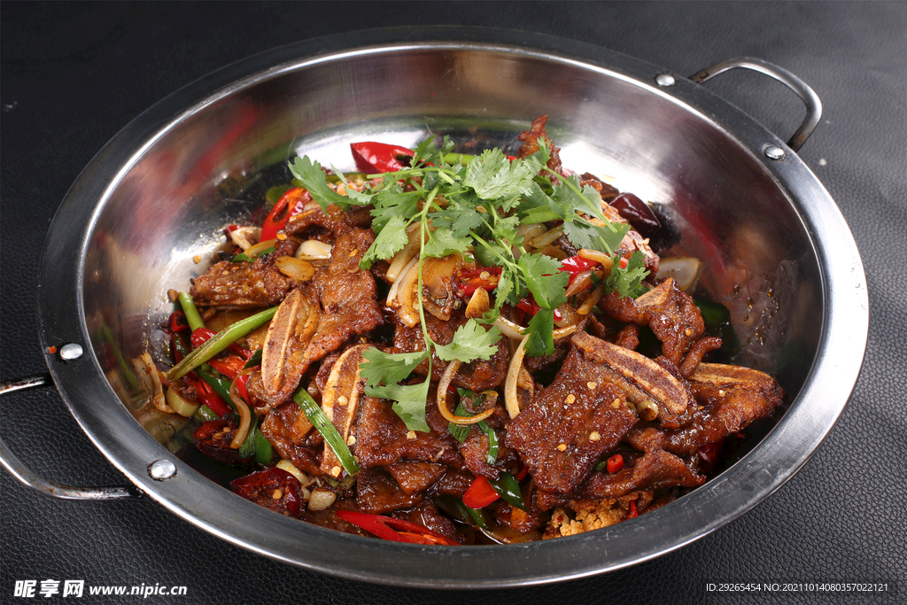 干锅牛肉           