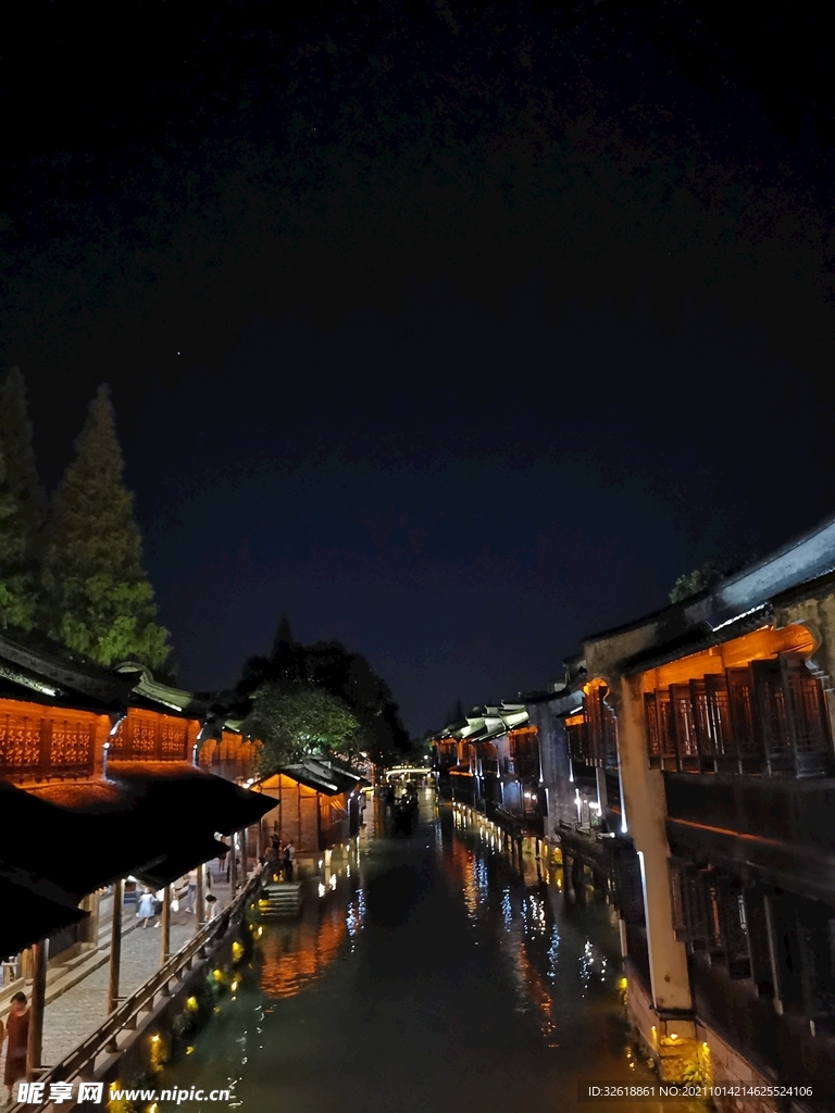 乌镇美丽的夜景