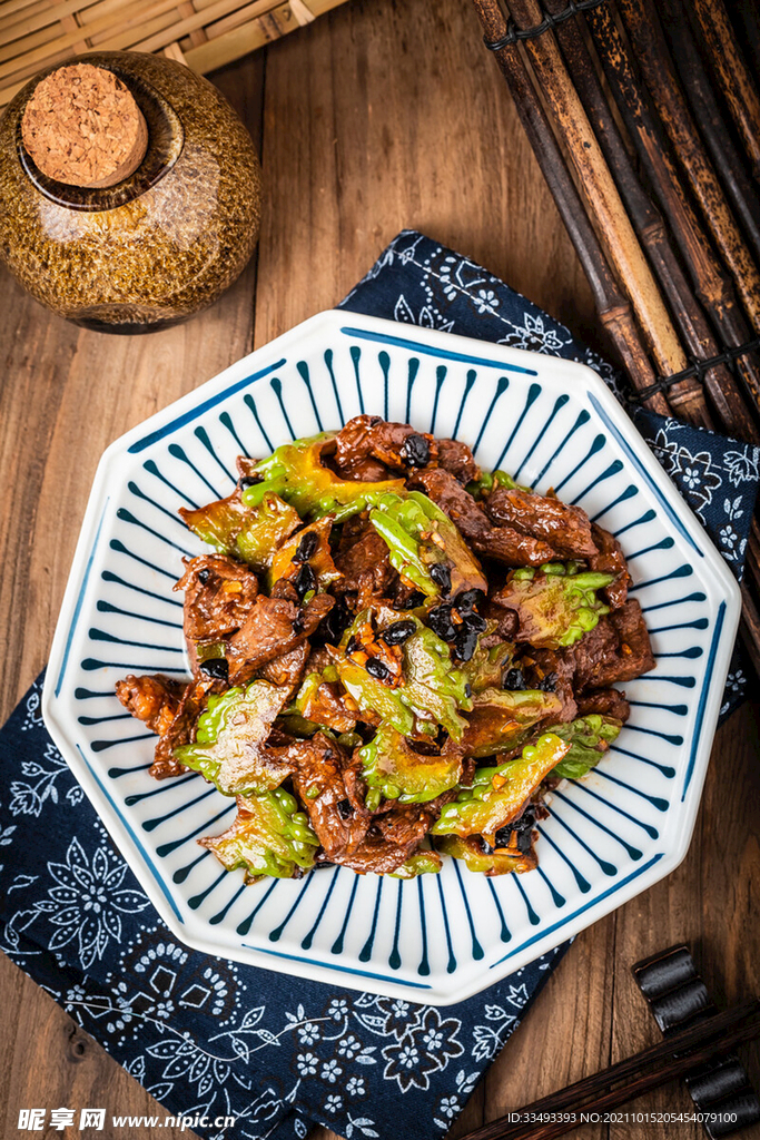 苦瓜炒肉 