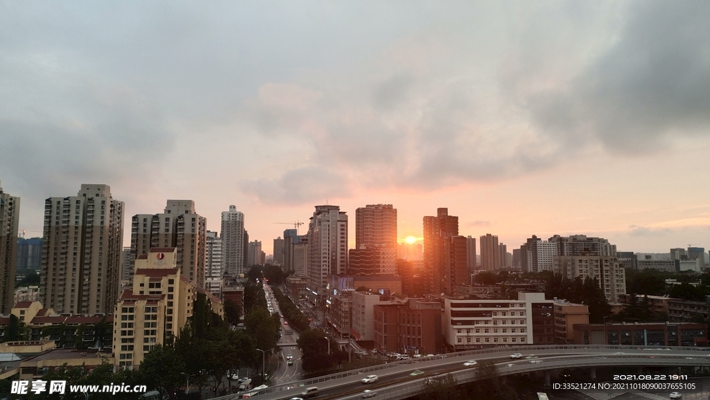 城市的夕阳西下