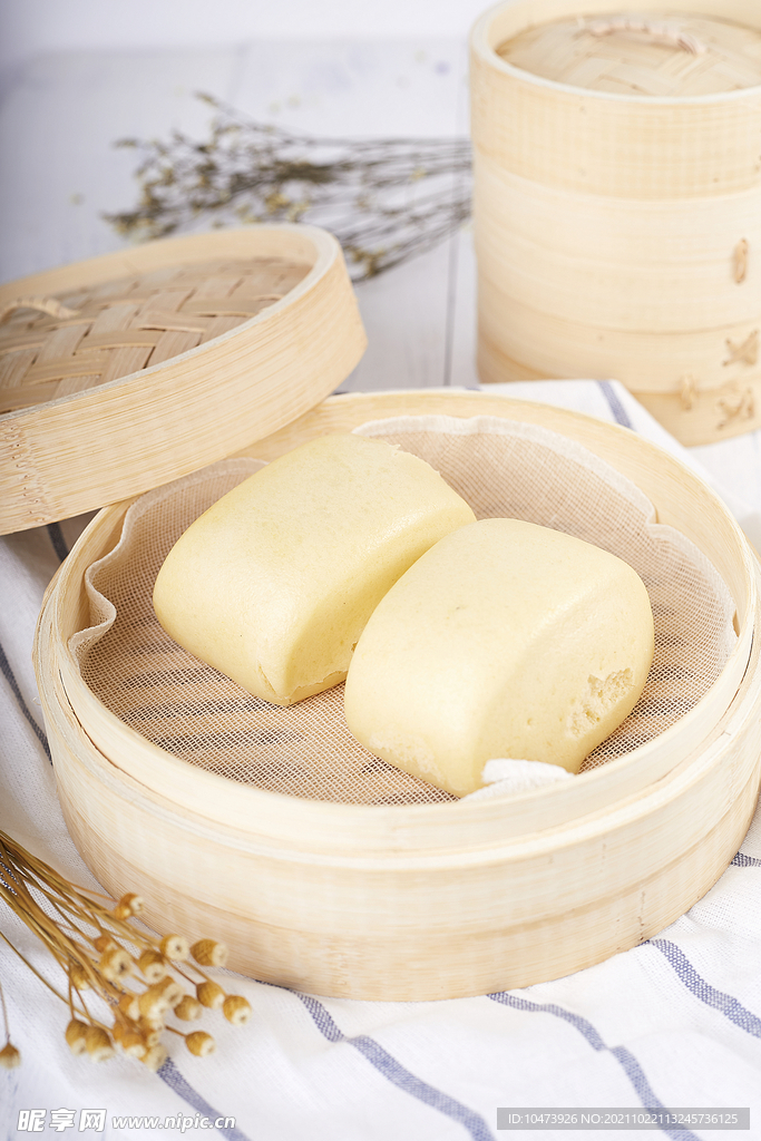 笼屉里的大馒头