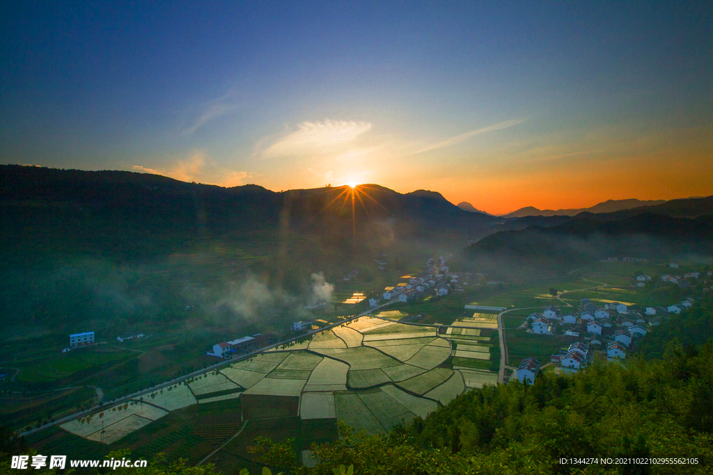 清晨的乡村