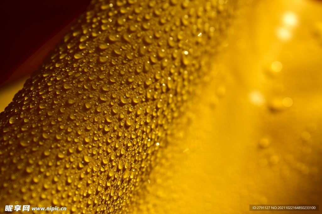 金色水珠背景
