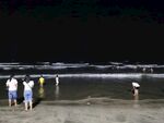 夜晚双月湾海边风景