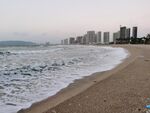 双月湾海浪汹涌
