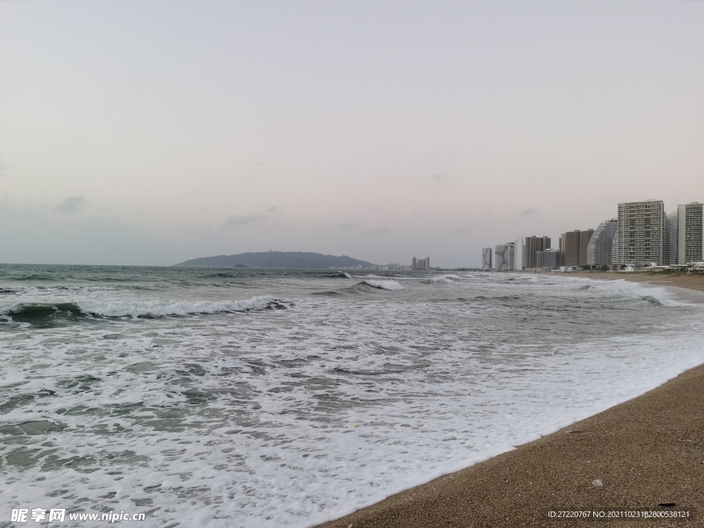 双月湾观海浪