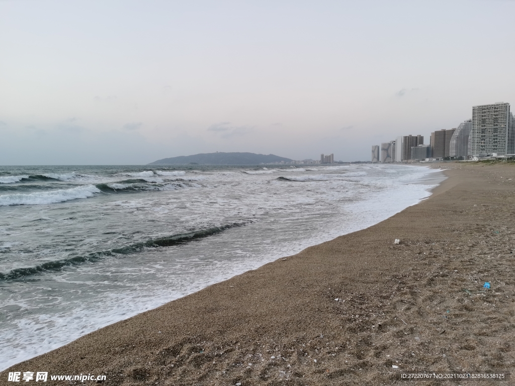 双月湾 清晨 海边 海浪汹涌 