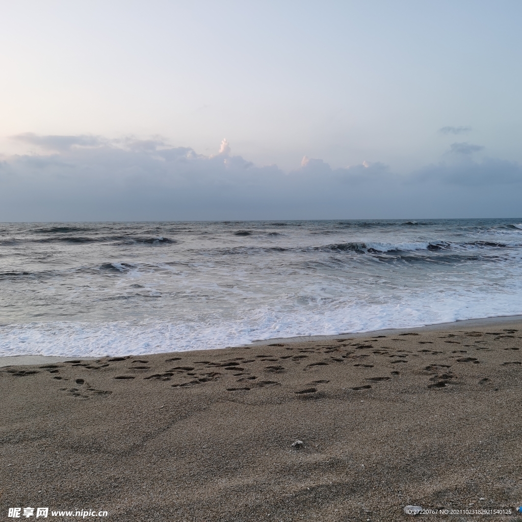 双月湾清晨 看大海海浪