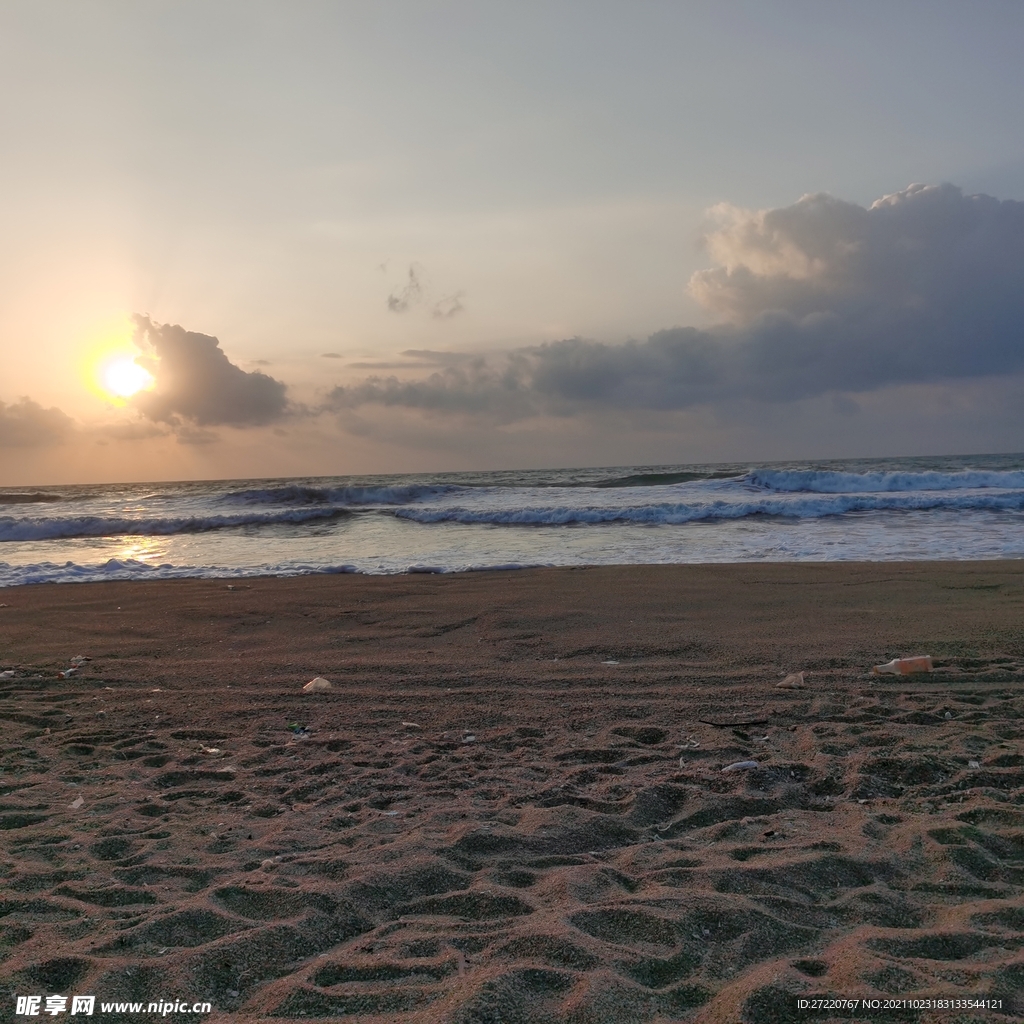 双月湾海滩日出景色