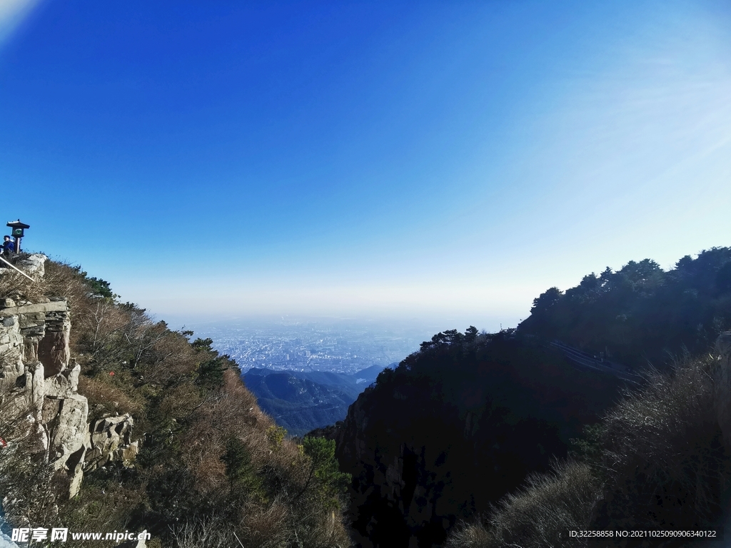 泰山山顶风光