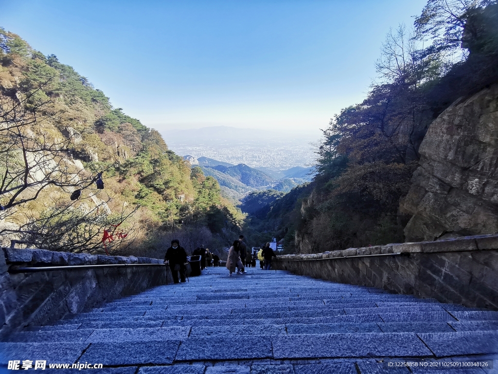 泰山登顶