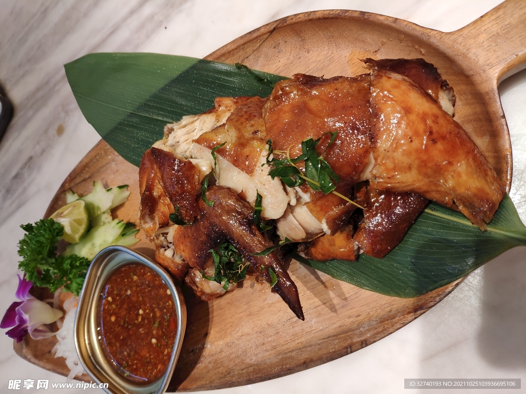 好吃的泰式香茅鸡，家里有电就能做的美食，鸡腿鲜嫩多汁！ - 哔哩哔哩