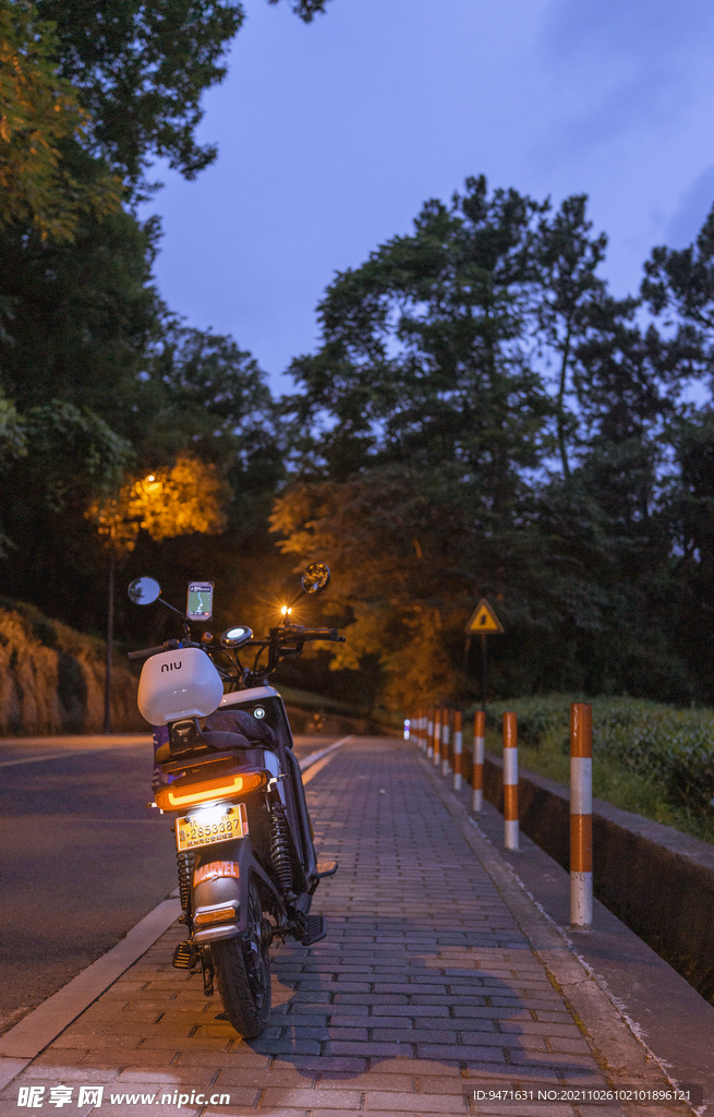 杭州道路夜景
