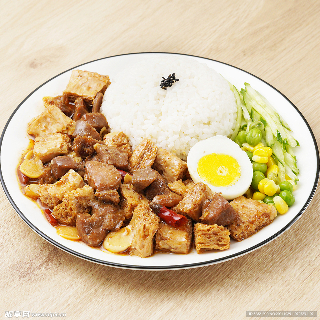 盖饭牛肉盖饭