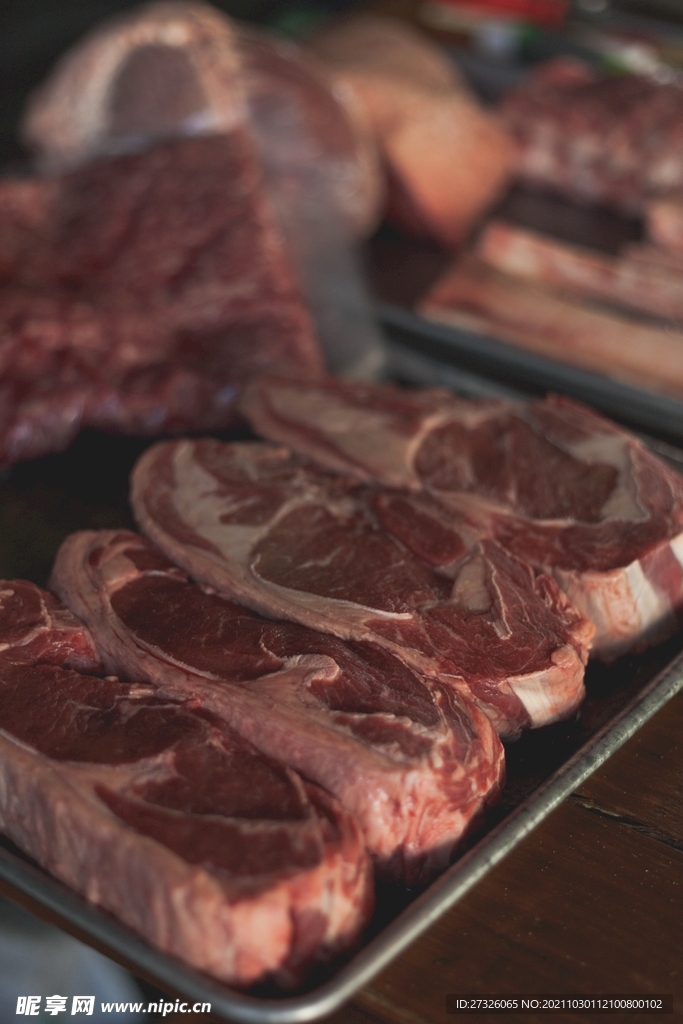 生牛肉 