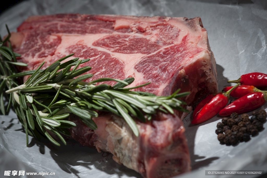 生牛肉 