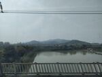 高铁窗外的风景水塘田地