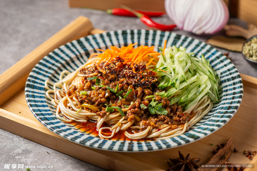 凉拌牛肉面