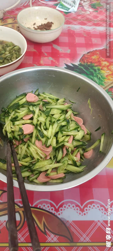 黄瓜丝拌火腿肠