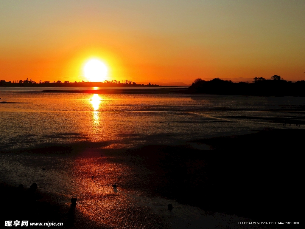 海滨夕阳风景