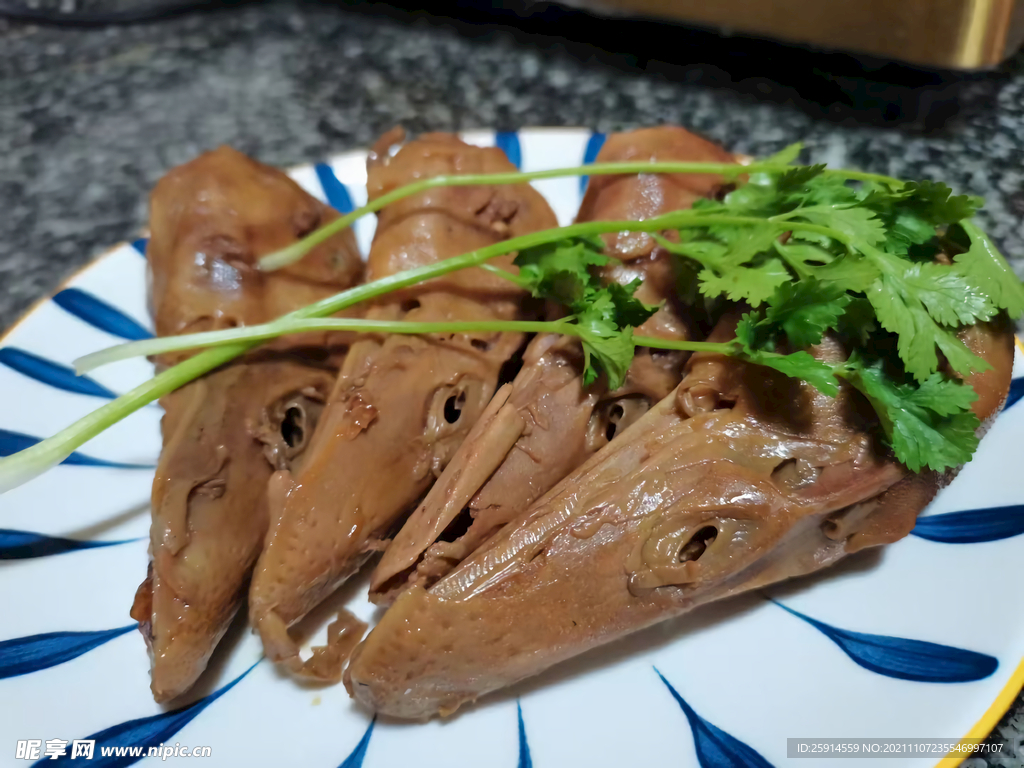 卤鸭头