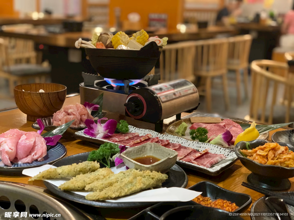 火锅料理火锅餐桌