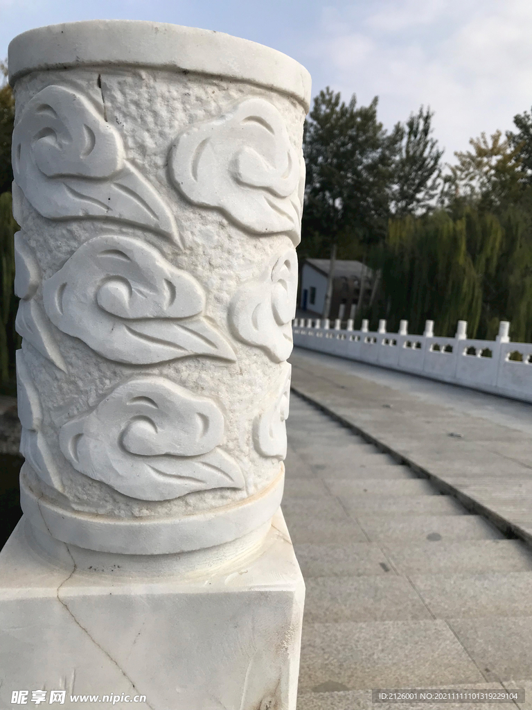 汉白玉桥墩