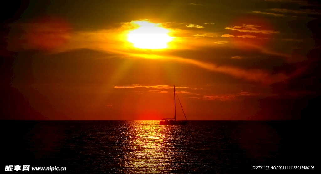 夕阳海边