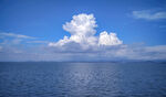 大理洱海海边云彩蓝天白云