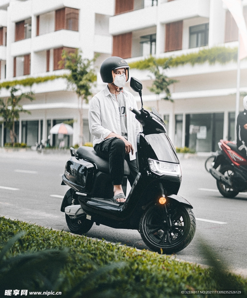 摩托车