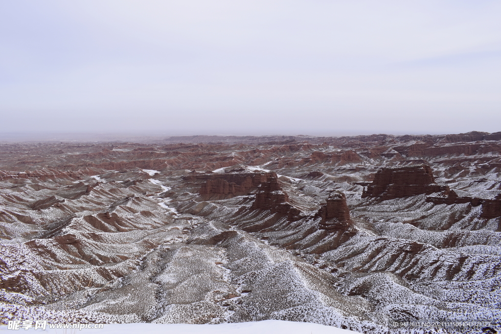 平山湖地质公园大峡谷雪景 