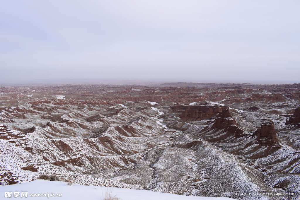 平山湖地质公园大峡谷雪景 