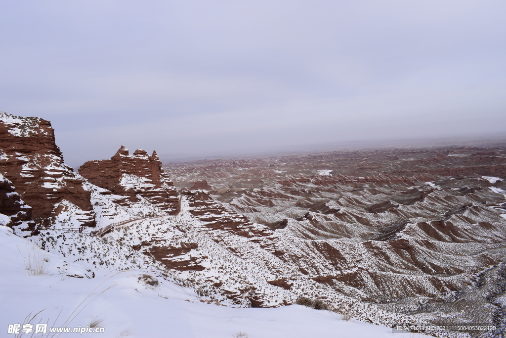 平山湖地质公园大峡谷雪景 